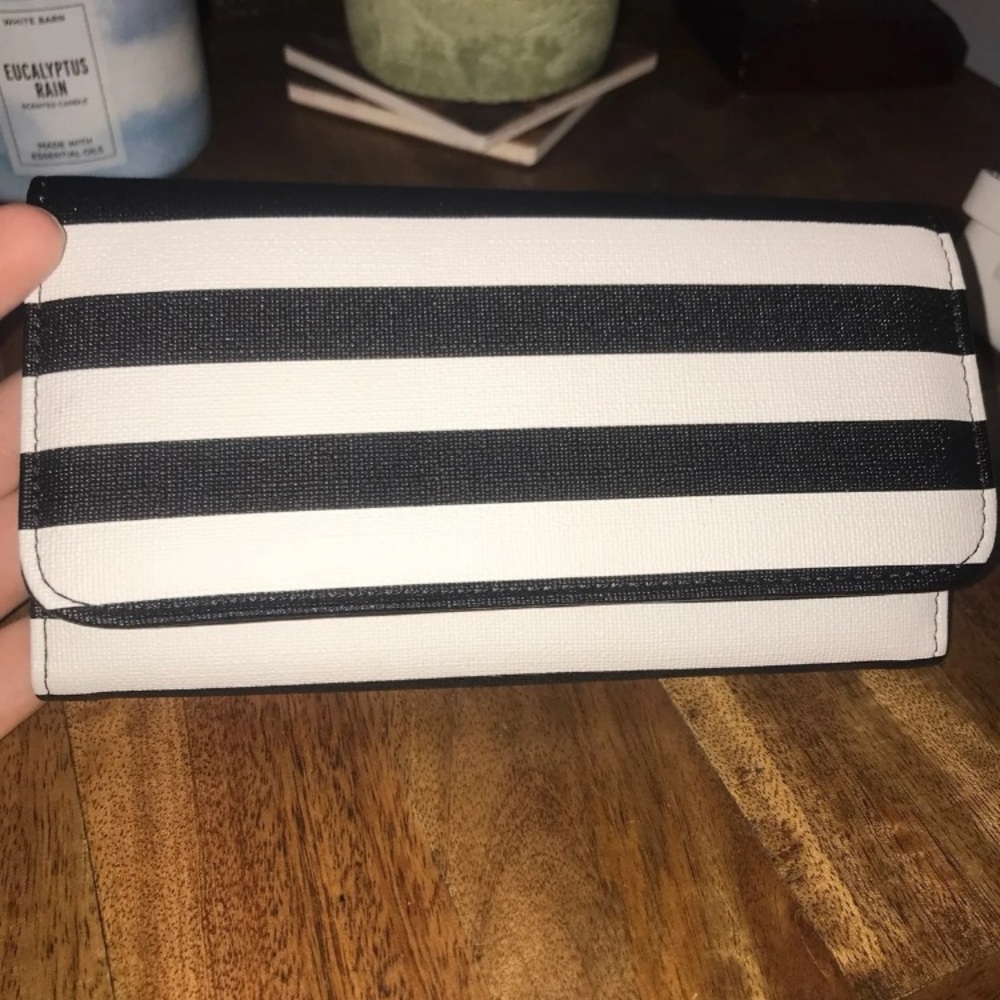 Wallet - Picture 3 of 4